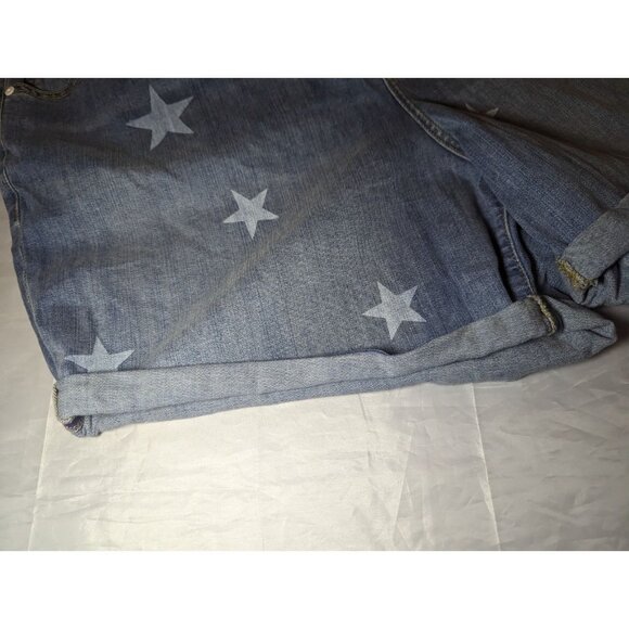 Lane Bryant Mid Rise Boyfriend Midi Shorts Women's Size 20 Denim Stars Print - Picture 2 of 16